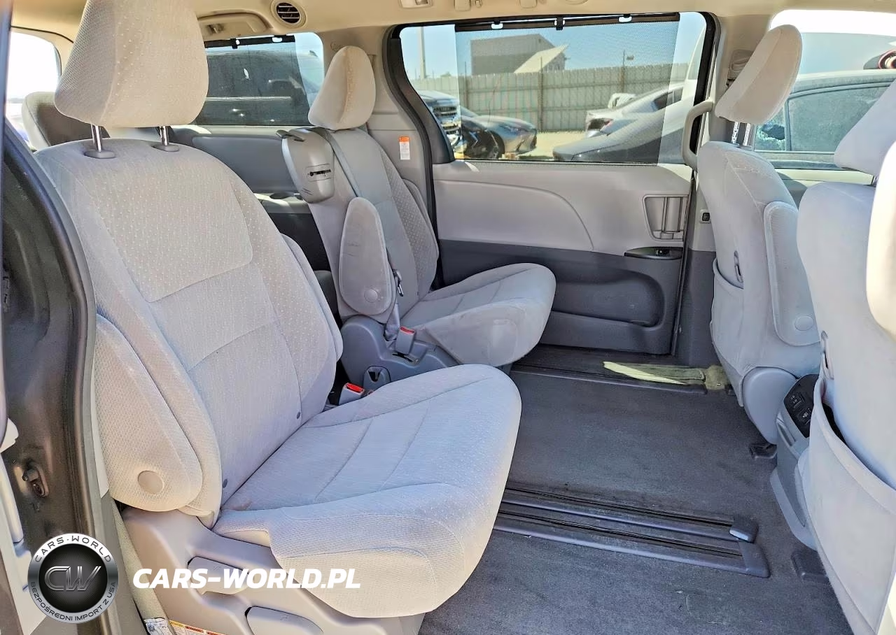 2018 Toyota Sienna Le VIN:5TDKZ3DC9JS920616 - 11