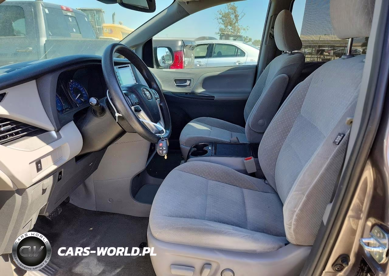 2018 Toyota Sienna Le VIN:5TDKZ3DC9JS920616 - 7