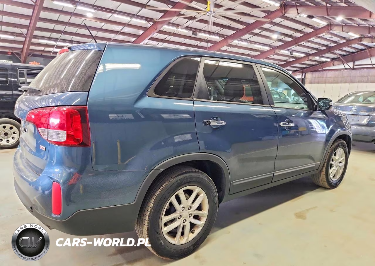 2014 Kia Sorento Lx VIN:5XYKT3A60EG528787 - 3