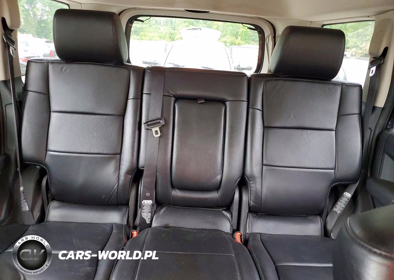 2010 Jeep Commander Sport VIN:1J4RG4GK1AC137220 - 10