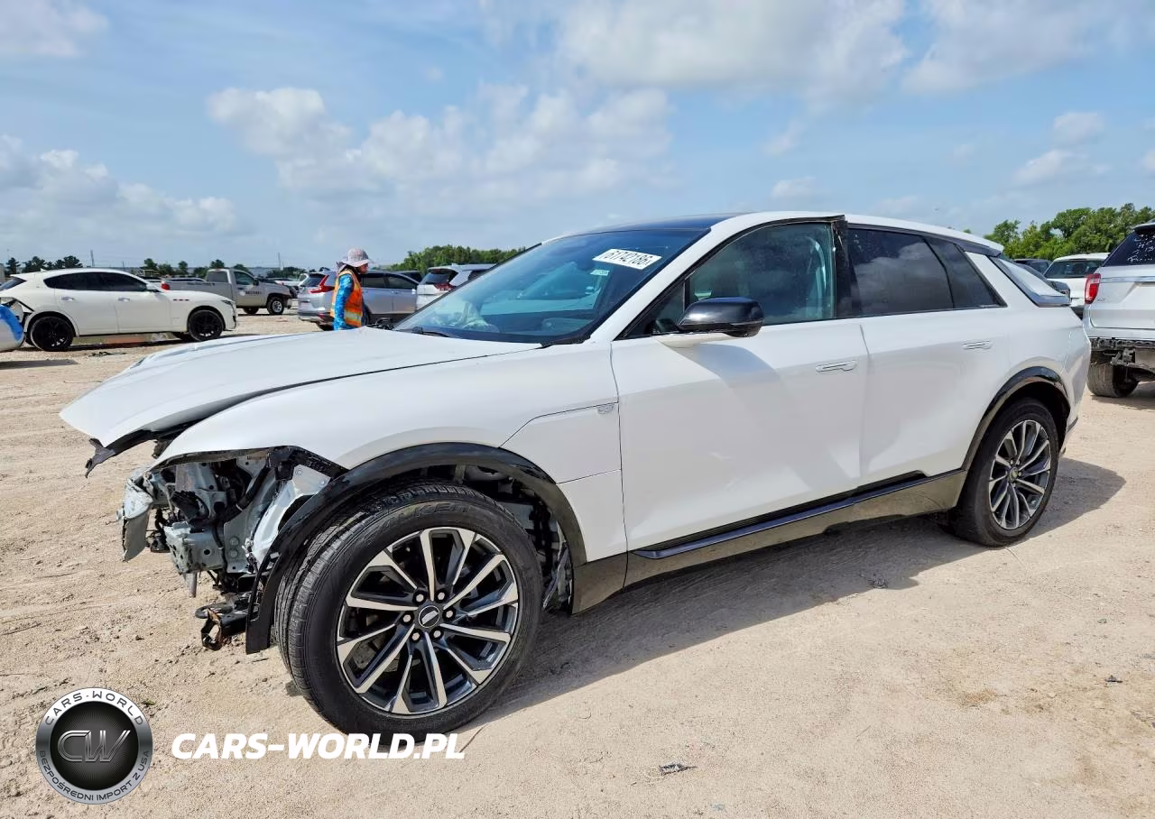 2024 Cadillac Lyriq Sport