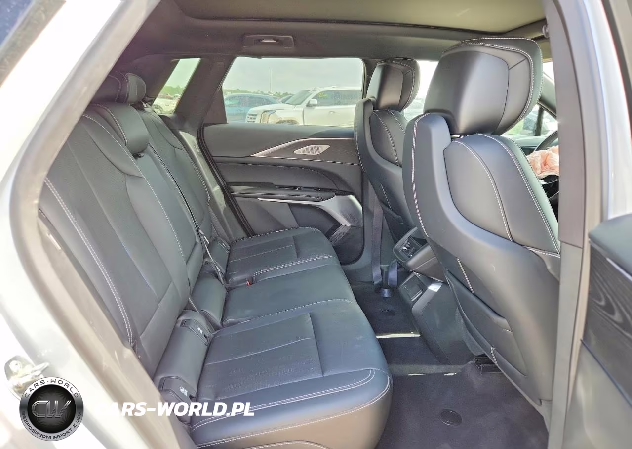 2024 Cadillac Lyriq Sport VIN:1GYKPVRK6RZ124492 - 10