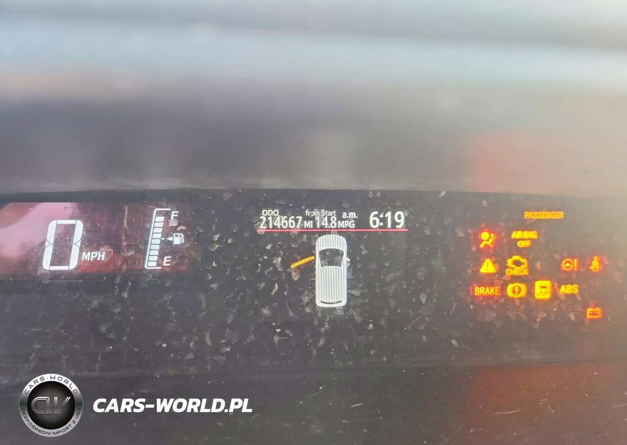 2016 Toyota Prius C Two VIN:JTDKDTB34G1118207 - 9
