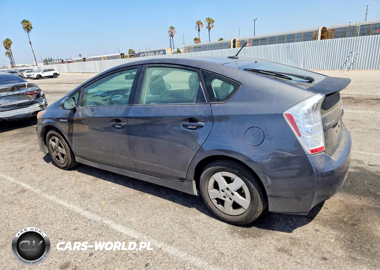 2011 Toyota Prius Two VIN:JTDKN3DU2B0257737 - 2