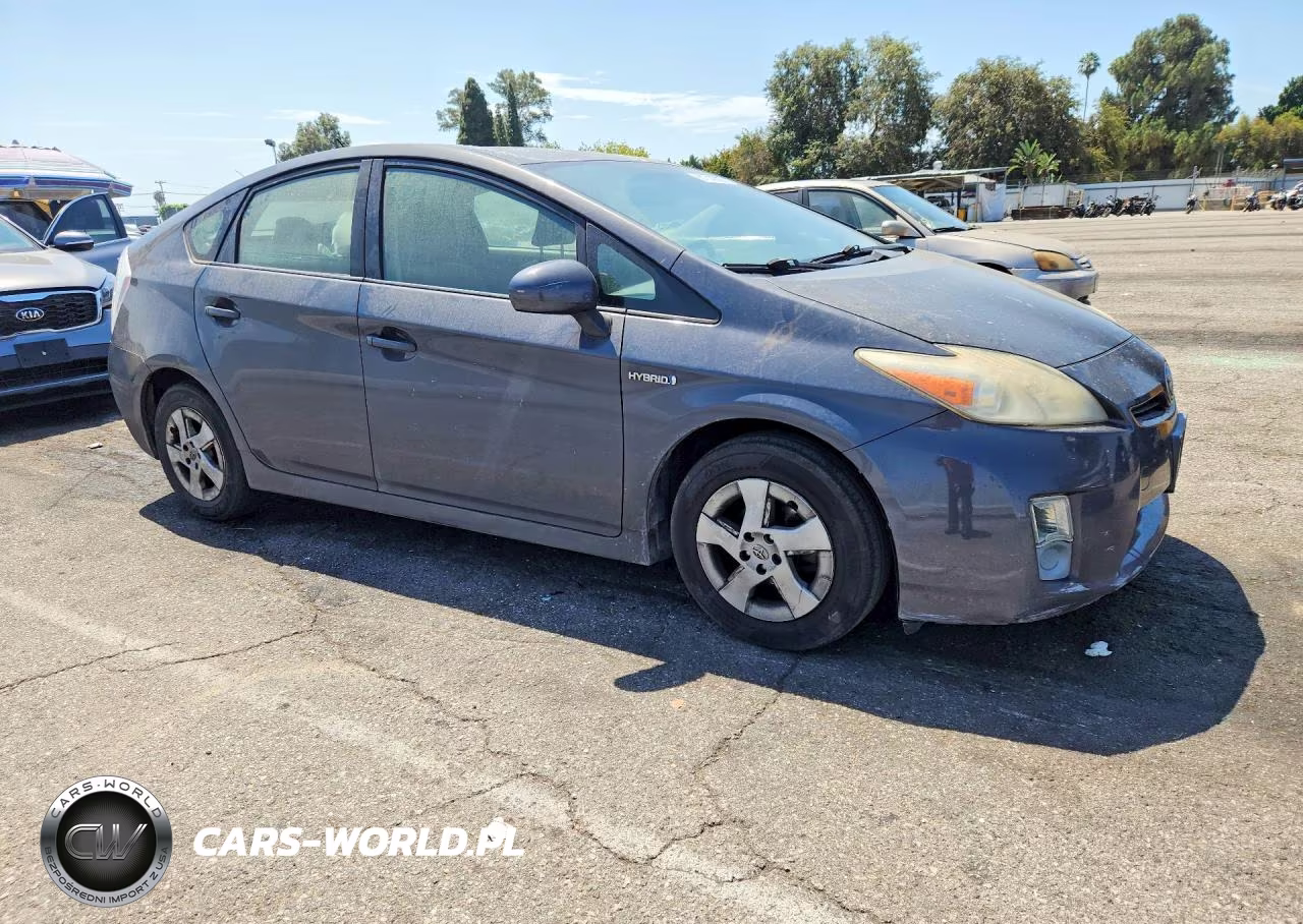 2011 Toyota Prius Two VIN:JTDKN3DU2B0257737 - 4