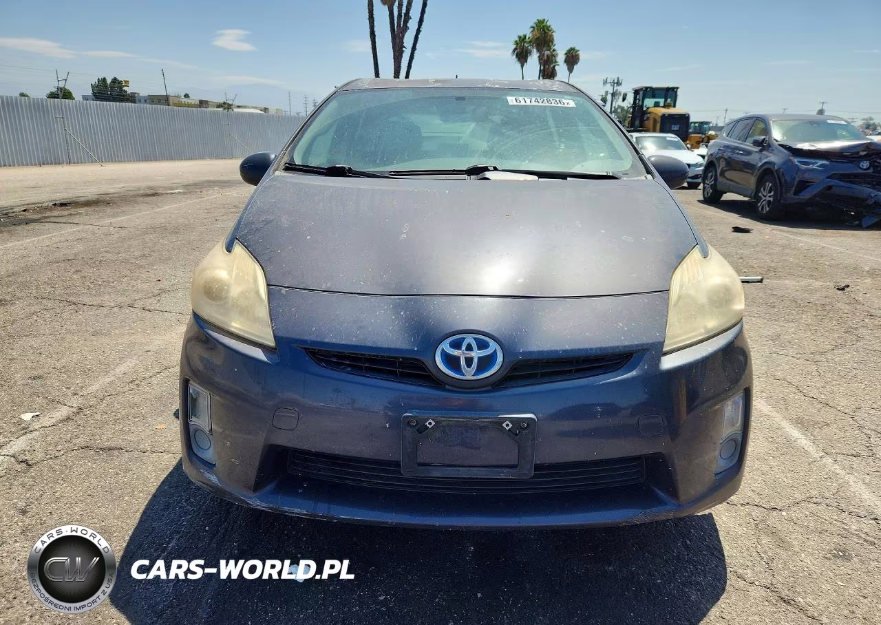 2011 Toyota Prius Two VIN:JTDKN3DU2B0257737 - 5