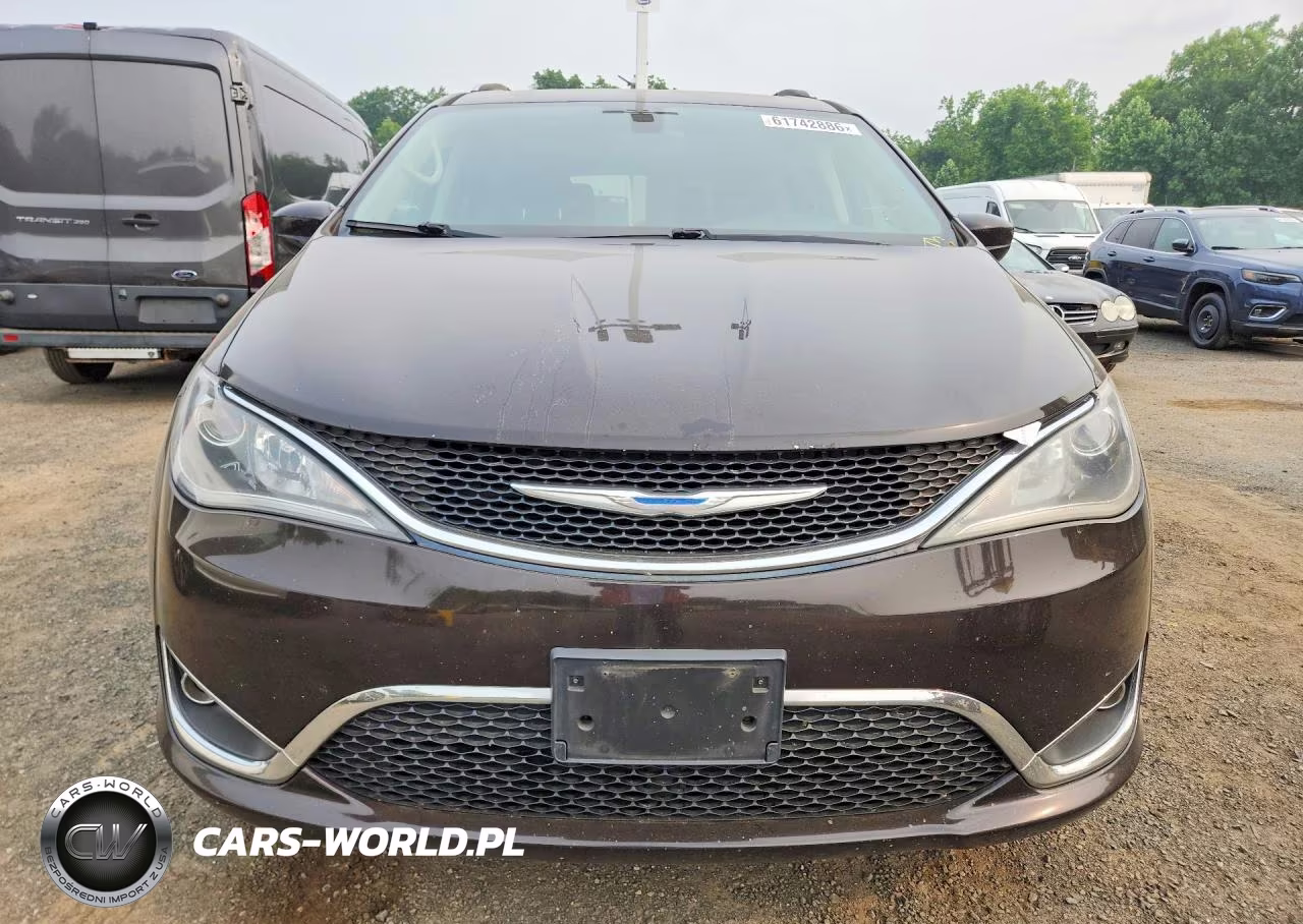 2018 Chrysler Pacifica Touring L VIN:2C4RC1BG3JR126407 - 5