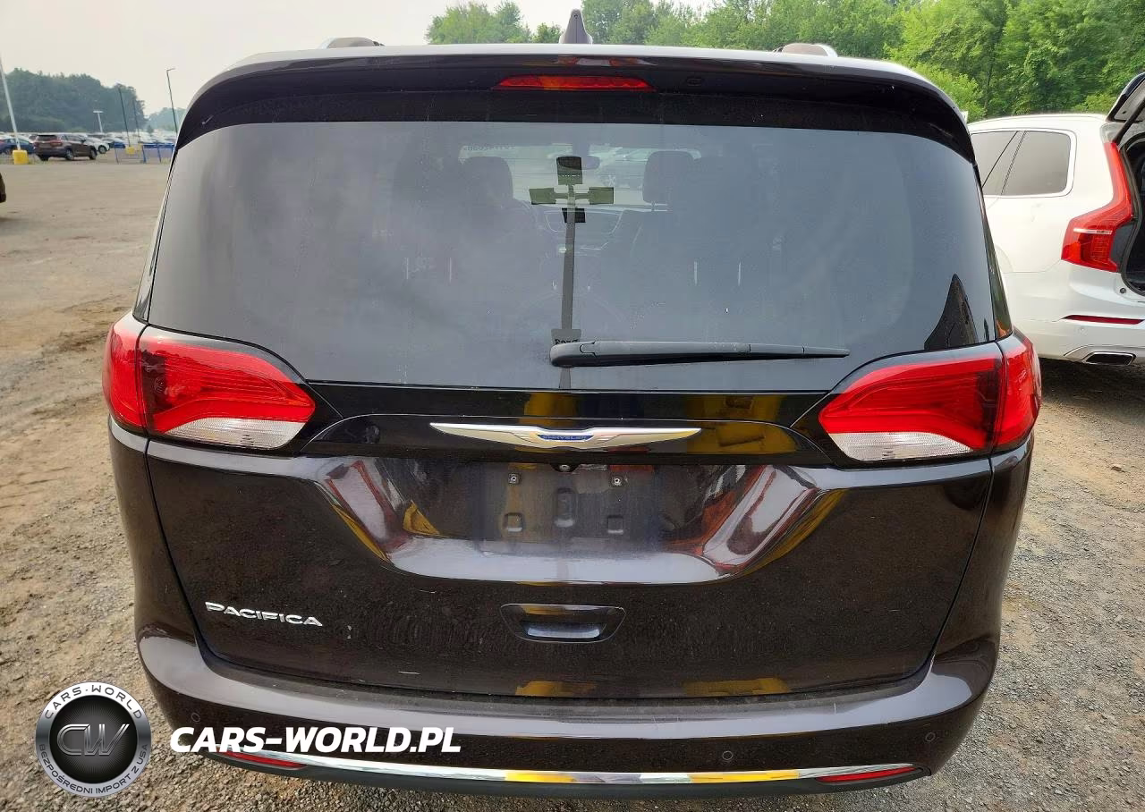 2018 Chrysler Pacifica Touring L VIN:2C4RC1BG3JR126407 - 6