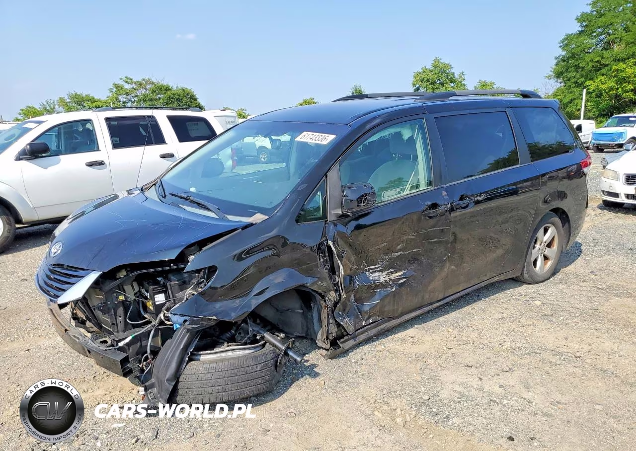 2014 Toyota Sienna Le VIN:5TDKK3DC1ES491806 - 1