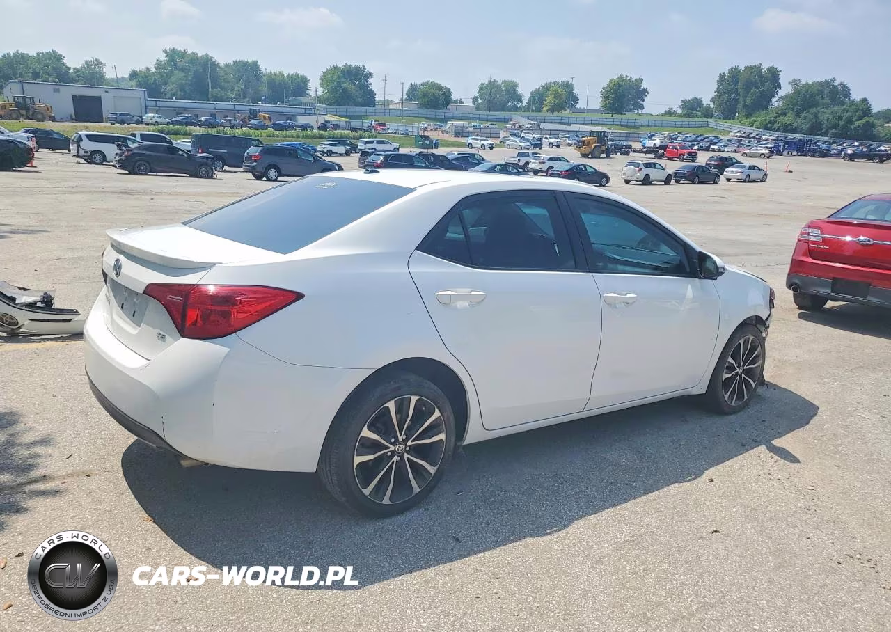 2017 Toyota Corolla Se VIN:5YFBURHE1HP690747 - 3