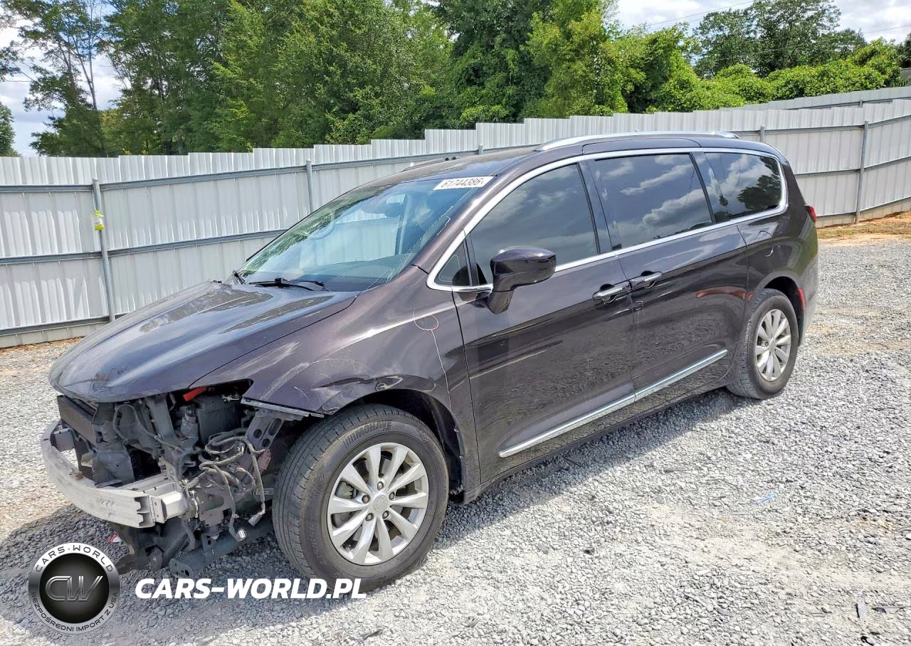 2018 Chrysler Pacifica Touring L