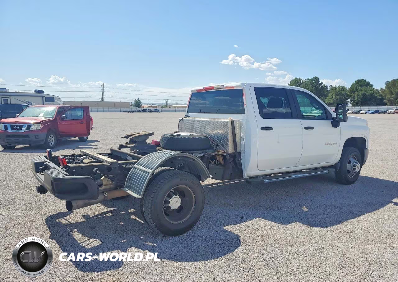 2024 Chevrolet Silverado K3500 VIN:1GC4YSEY5RF209717 - 3