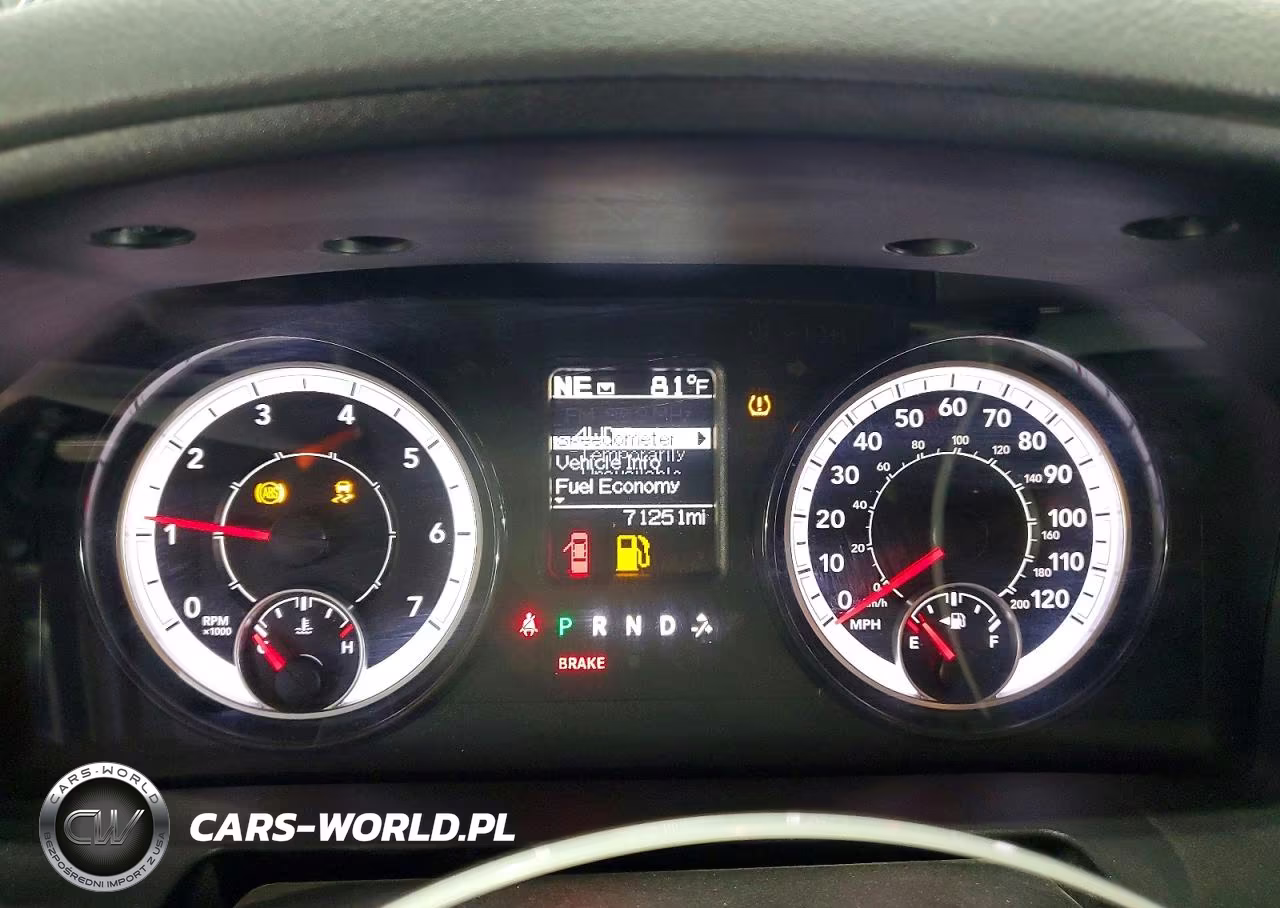 2018 Ram 1500 St VIN:1C6RR7FTXJS209556 - 9