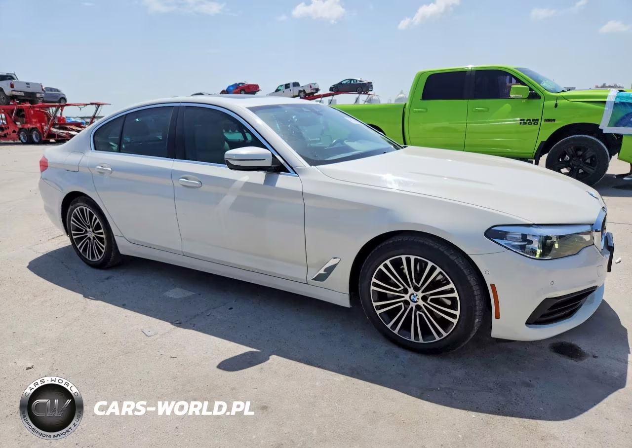 2019 BMW 530 Xi VIN:WBAJA7C59KWW17850 - 4