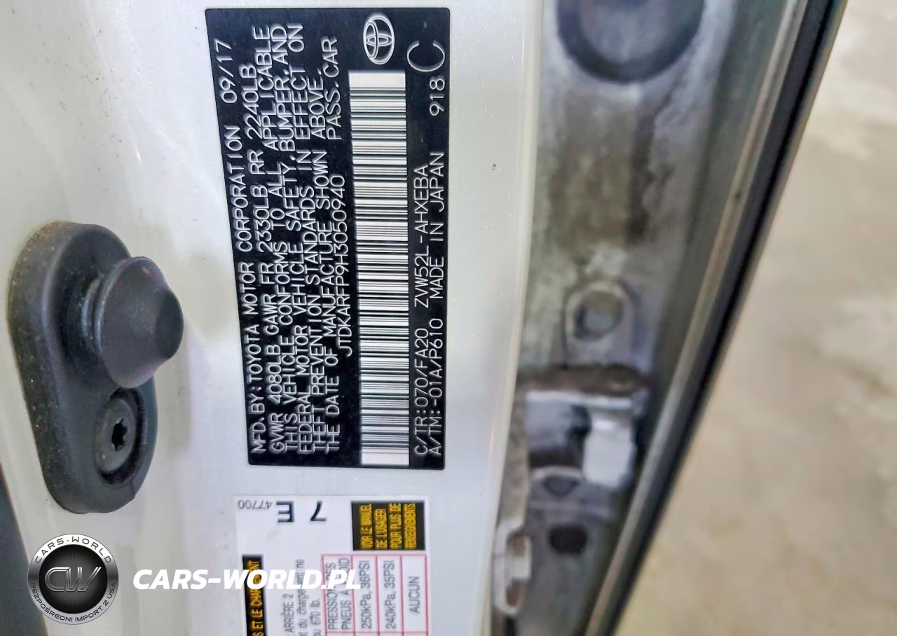 2017 Toyota Prius Prime Plus VIN:JTDKARFP9H3050940 - 12
