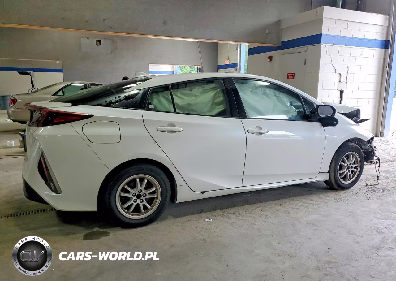 2017 Toyota Prius Prime Plus VIN:JTDKARFP9H3050940 - 3