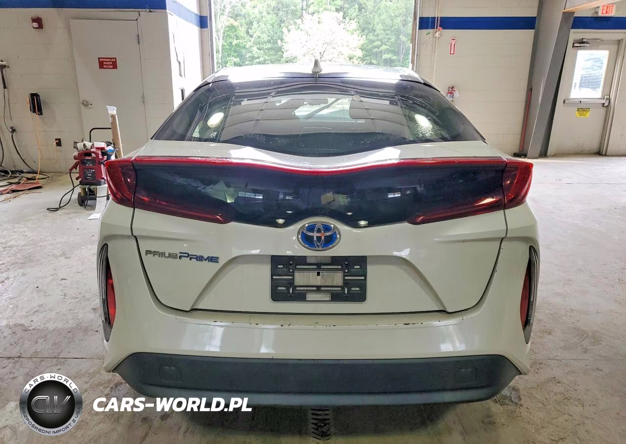 2017 Toyota Prius Prime Plus VIN:JTDKARFP9H3050940 - 6