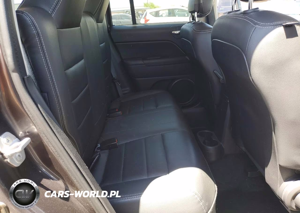 2016 Jeep Patriot Latitude VIN:1C4NJPFA2GD537113 - 11