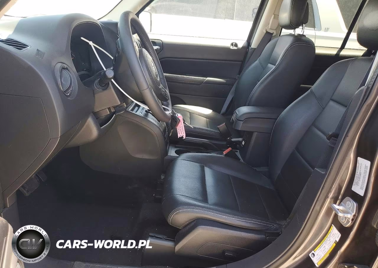 2016 Jeep Patriot Latitude VIN:1C4NJPFA2GD537113 - 7