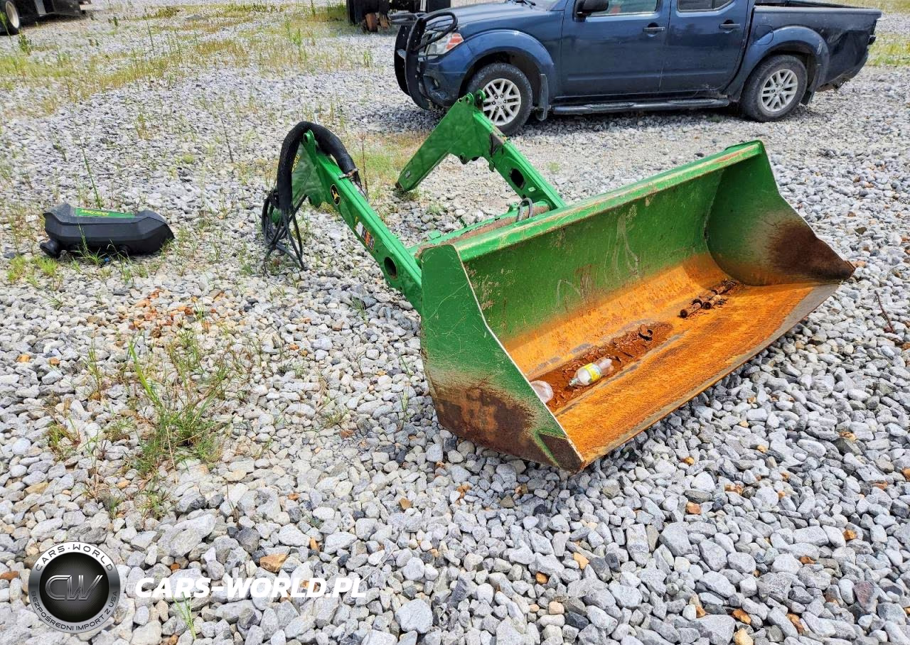 2021 John Deere 520M Loader