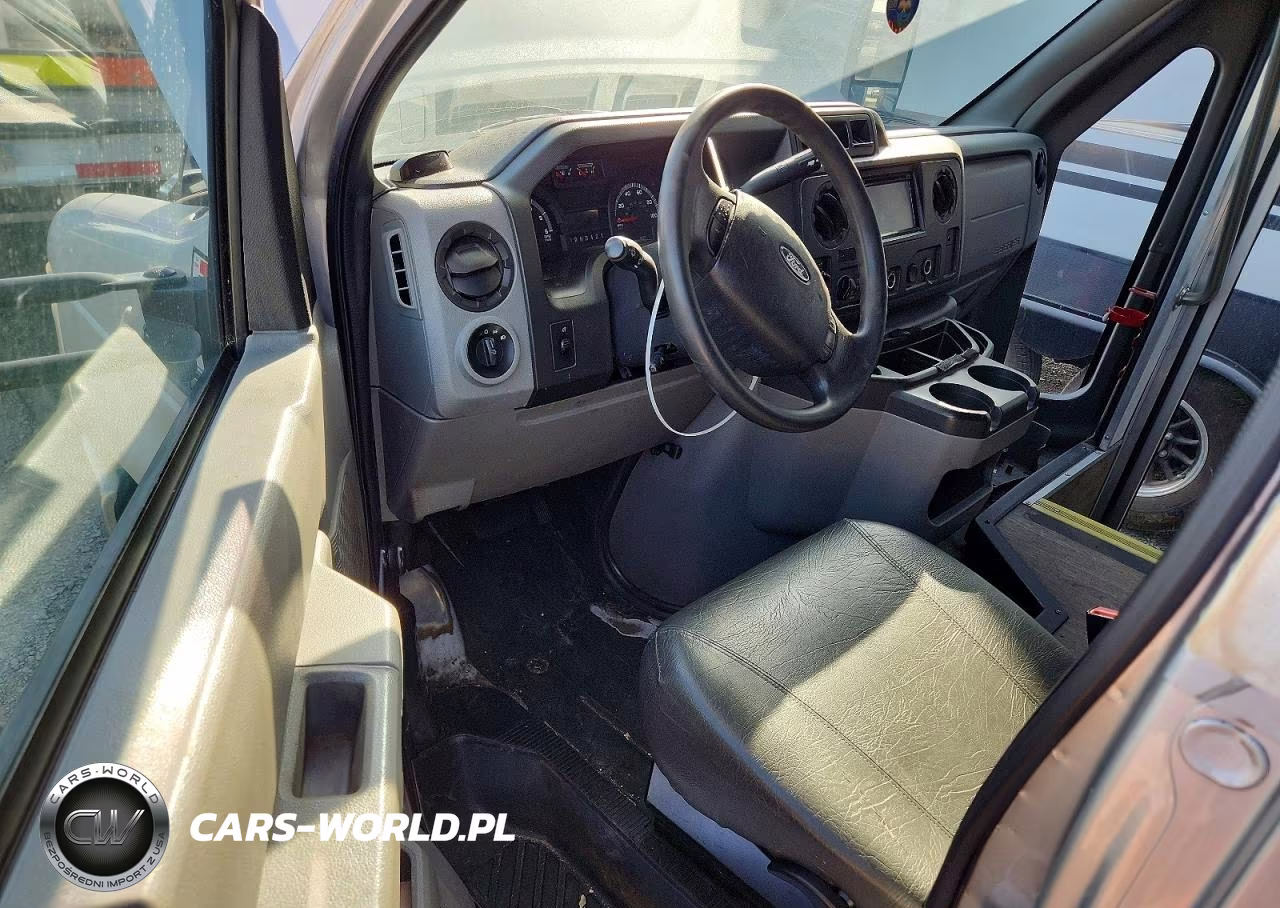 2018 Ford Econoline E450 Super Duty Cutaway Van VIN:1FDFE4FS2JDC01688 - 8