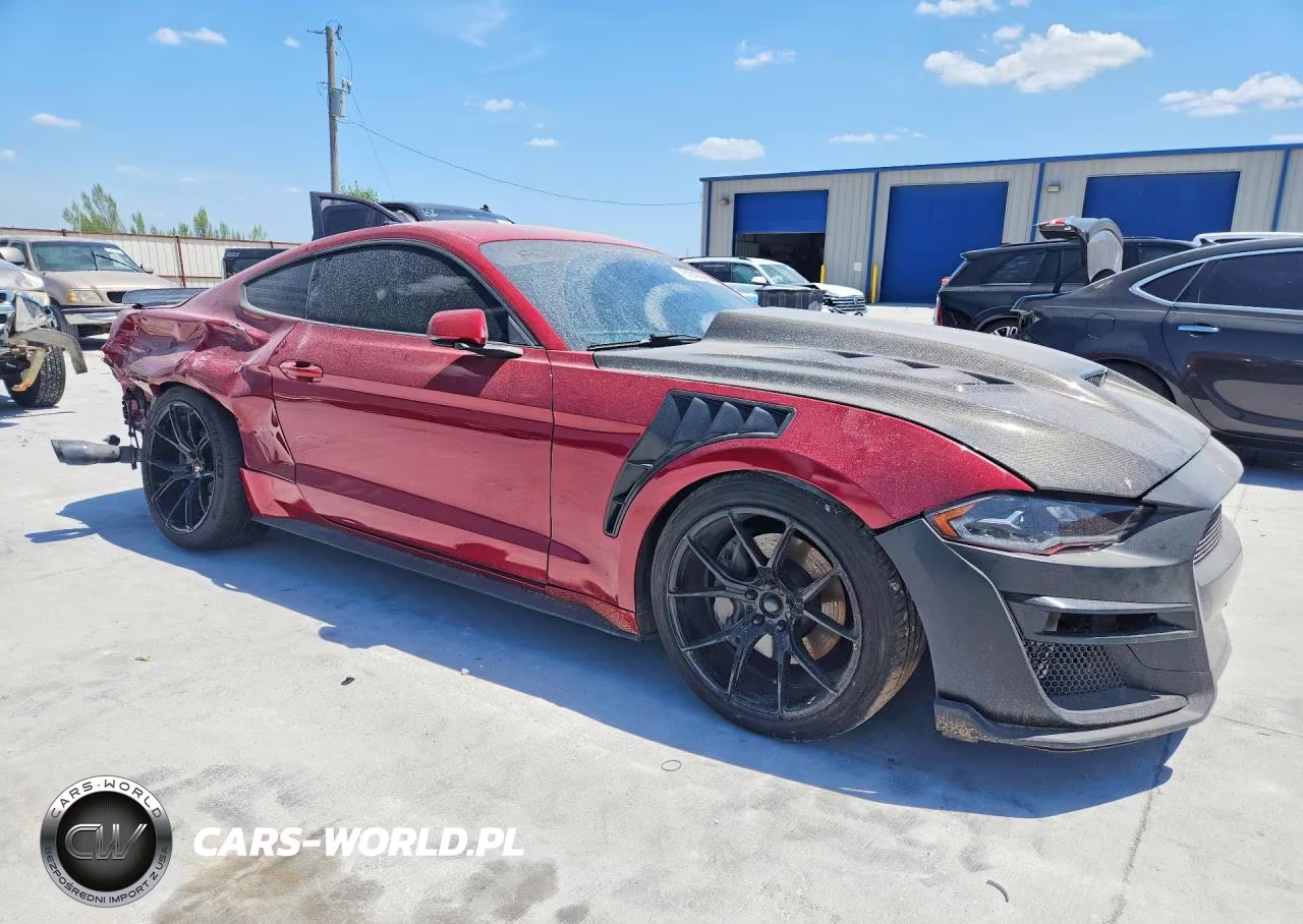 2020 Ford Mustang Gt Premium Fastback VIN:1FA6P8CF2L5183581 - 4