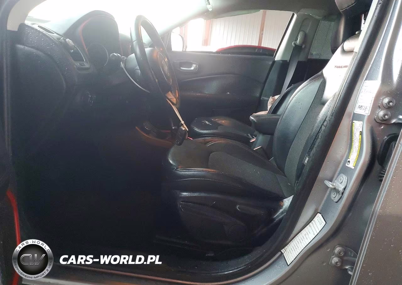 2018 Jeep Compass Trailhawk VIN:3C4NJDDB3JT441843 - 7