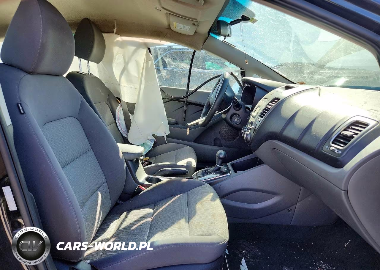 2017 Kia Forte Lx VIN:3KPFK4A74HE031794 - 7