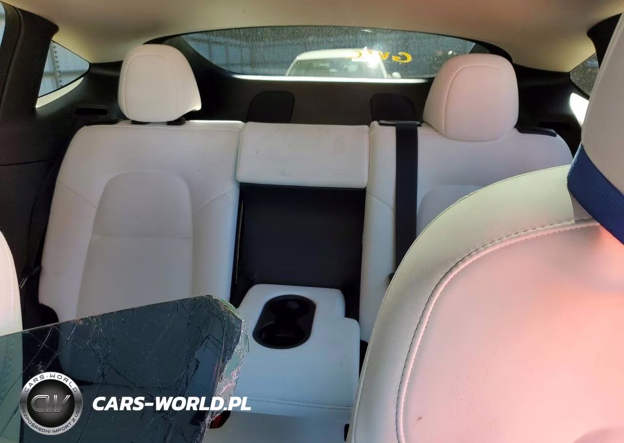 2021 Tesla Model Y VIN:5YJYGDEE0MF144830 - 11
