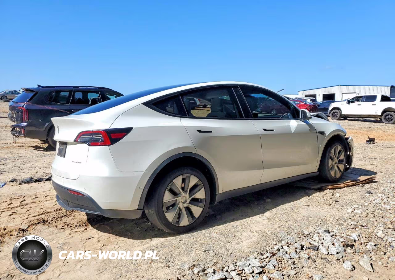 2021 Tesla Model Y VIN:5YJYGDEE0MF144830 - 3
