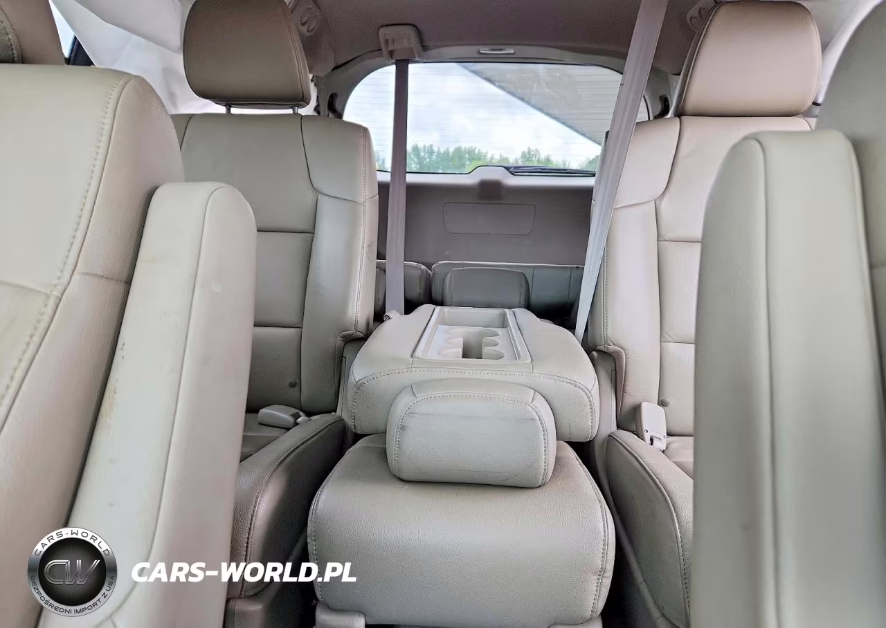 2016 Honda Odyssey Touring VIN:5FNRL5H9XGB055596 - 10