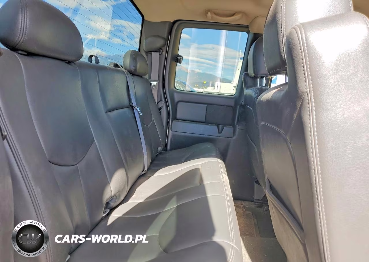 2007 Chevrolet Silverado K2500 Heavy Duty VIN:1GCHK29D77E135617 - 10