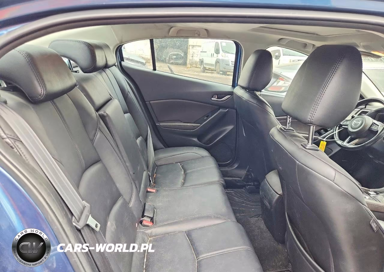 2018 Mazda 3 Touring VIN:3MZBN1V32JM193587 - 10