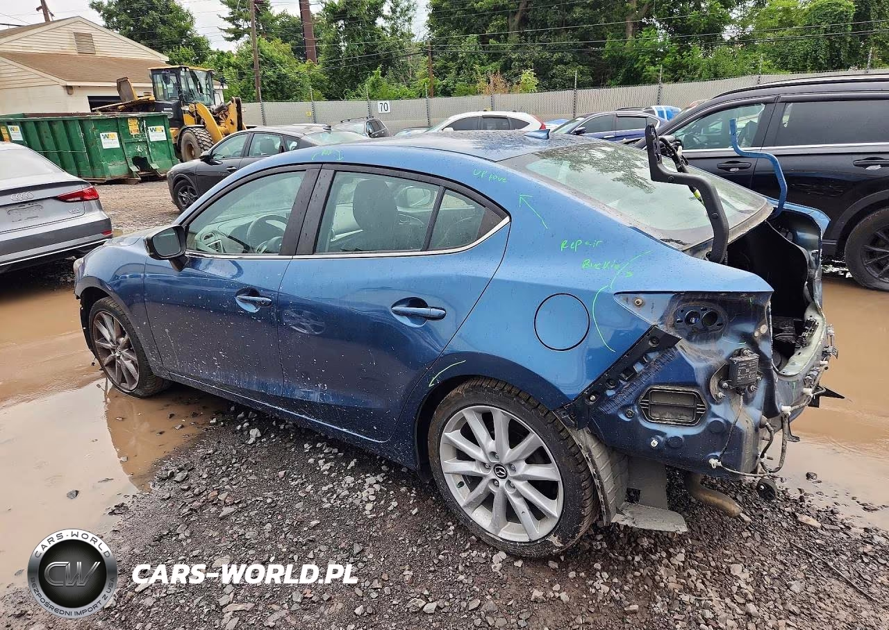 2018 Mazda 3 Touring VIN:3MZBN1V32JM193587 - 2