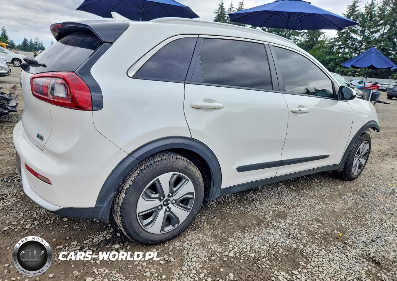 2018 Kia Niro Lx VIN:KNDCB3LC3J5160392 - 3