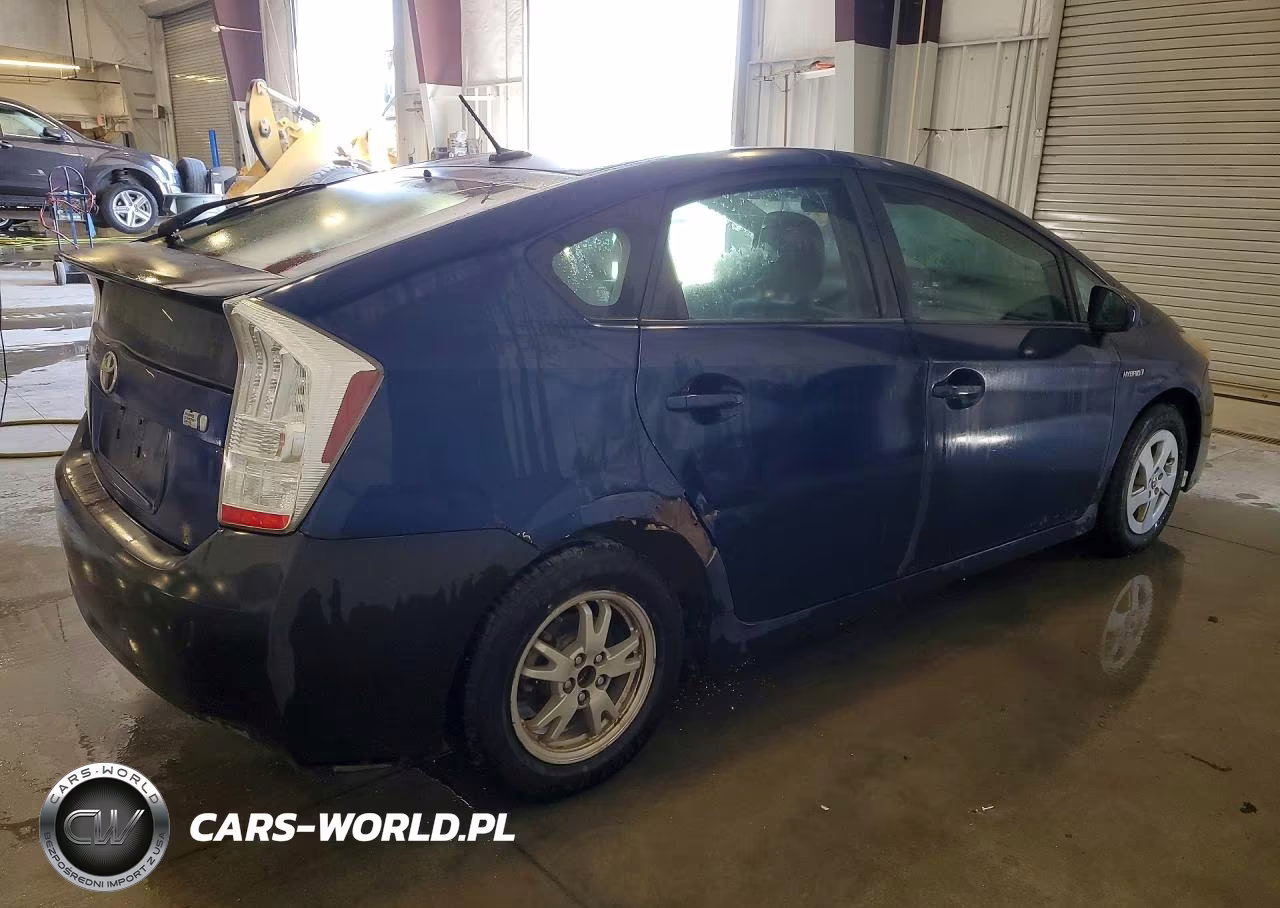 2011 Toyota Prius Two VIN:JTDKN3DU7B1334080 - 3