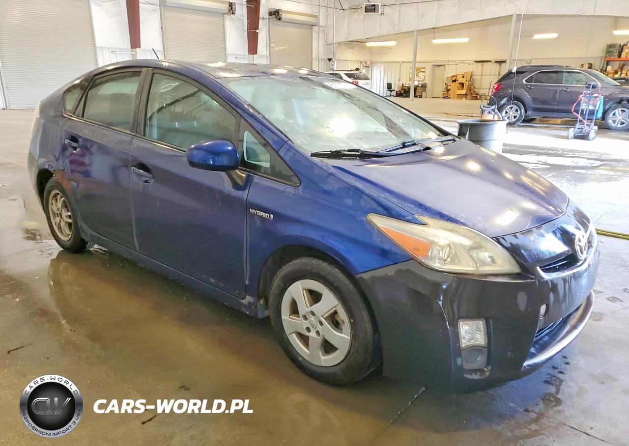 2011 Toyota Prius Two VIN:JTDKN3DU7B1334080 - 4