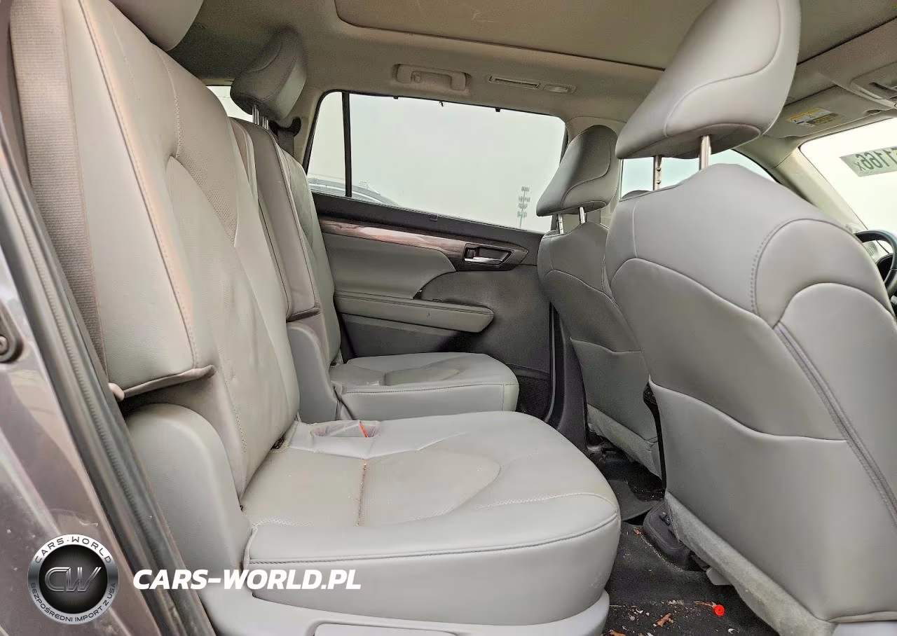 2023 Toyota Highlander Hybrid Platinum VIN:5TDEBRCH8PS114471 - 11