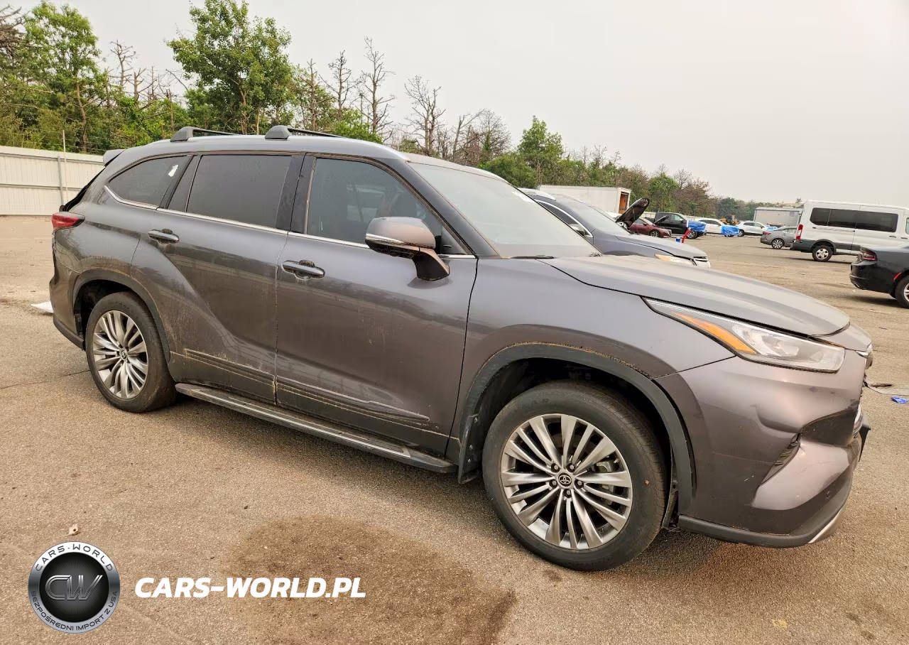 2023 Toyota Highlander Hybrid Platinum VIN:5TDEBRCH8PS114471 - 4