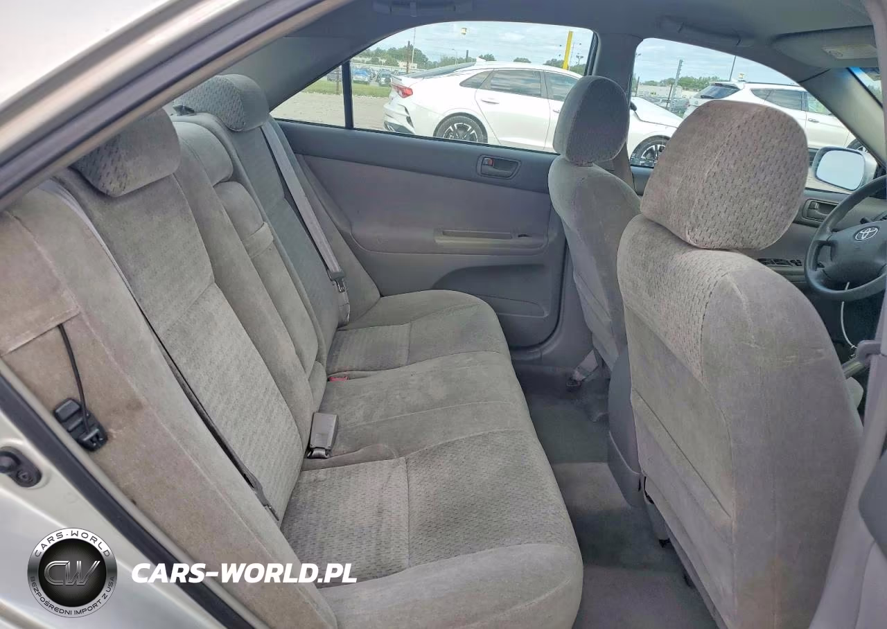2002 Toyota Camry Le VIN:4T1BE32K52U531504 - 10