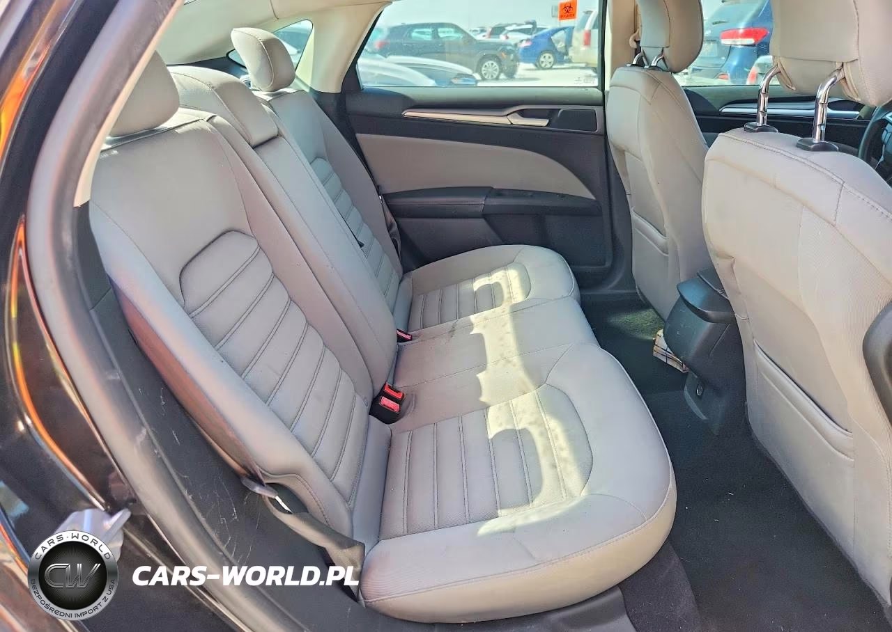 2014 Ford Fusion S VIN:1FA6P0G77E5386618 - 10