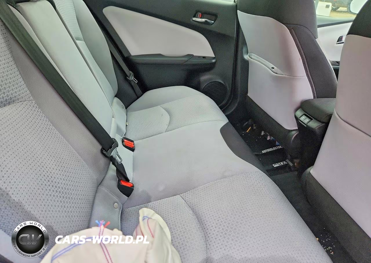 2021 Toyota Prius Le VIN:JTDKAMFU9M3144187 - 10