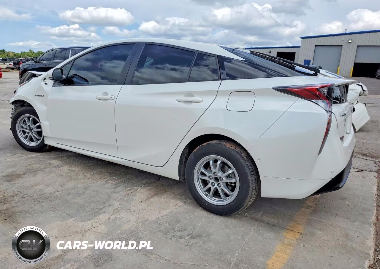 2018 Toyota Prius Four VIN:JTDKARFU3J3064165 - 2