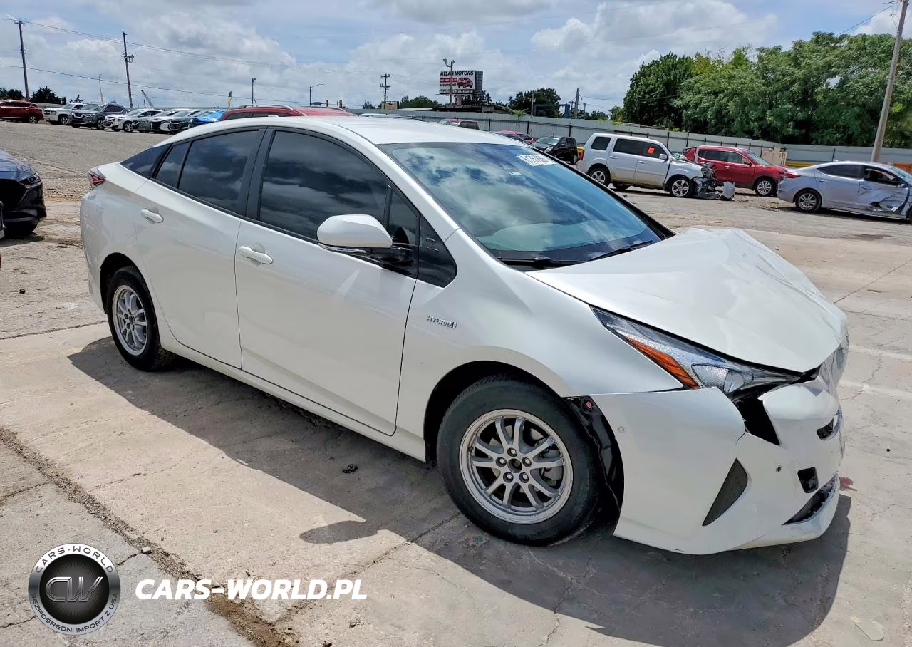 2018 Toyota Prius Four VIN:JTDKARFU3J3064165 - 4
