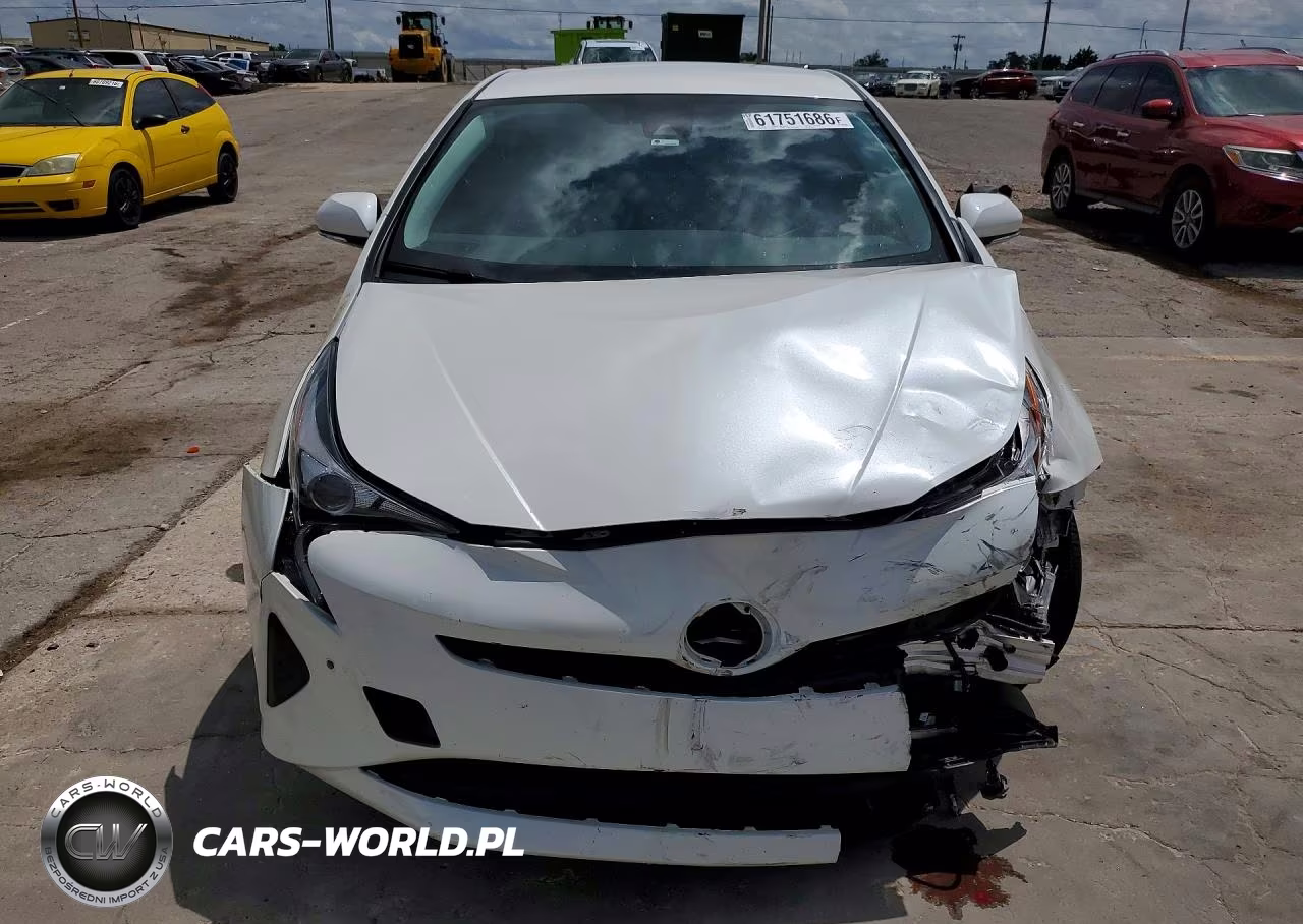 2018 Toyota Prius Four VIN:JTDKARFU3J3064165 - 5