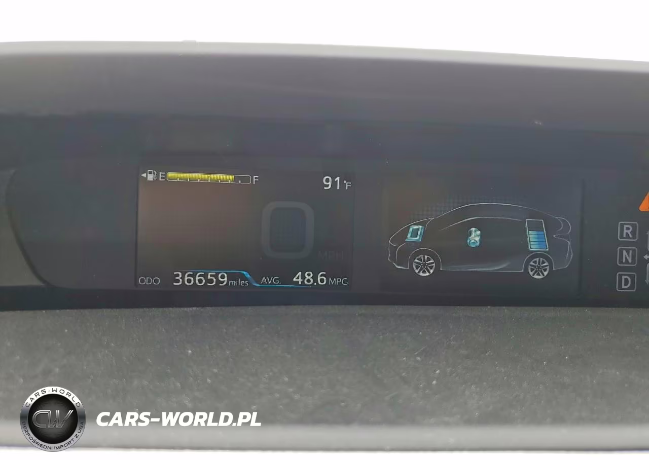 2018 Toyota Prius Four VIN:JTDKARFU3J3064165 - 9