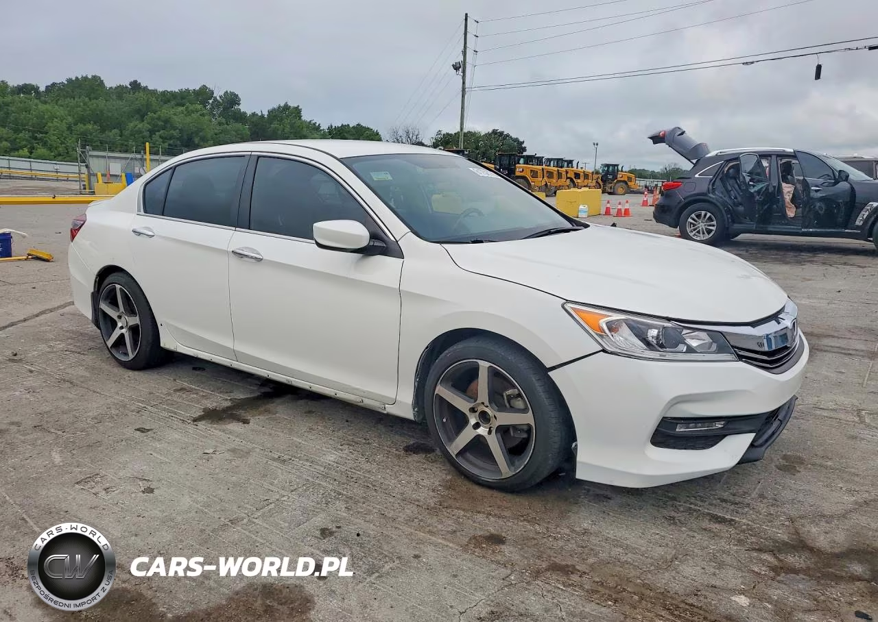 2017 Honda Accord Sport Special Edition VIN:1HGCR2F16HA047264 - 4