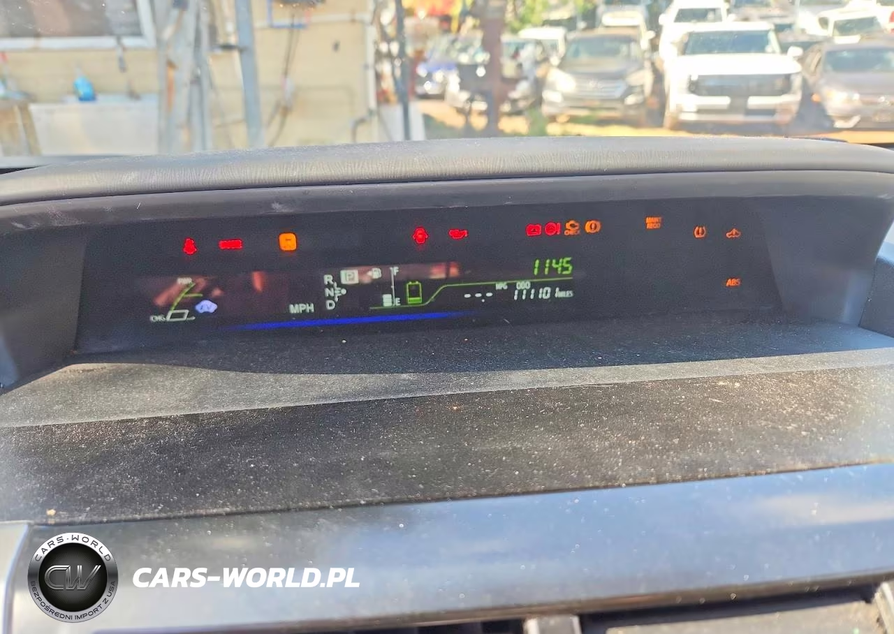 2013 Toyota Prius V Two VIN:JTDZN3EU0D3200807 - 9