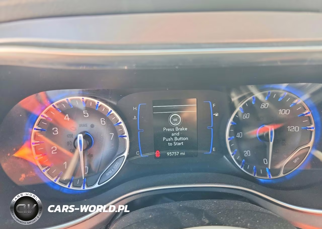 2018 Chrysler Pacifica Touring Plus VIN:2C4RC1FG1JR357848 - 9
