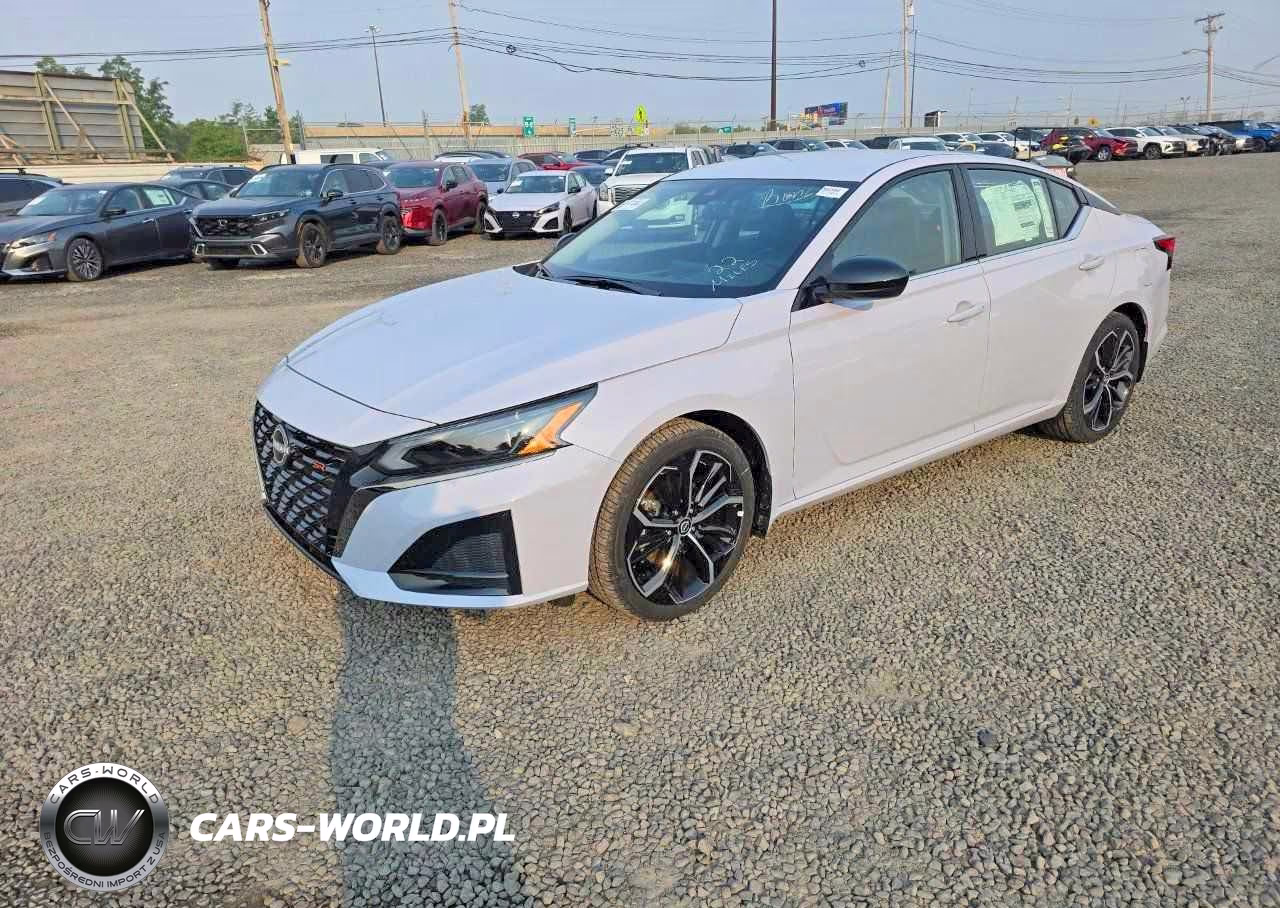2025 Nissan Altima Sr – zdjęcie 1 z 15